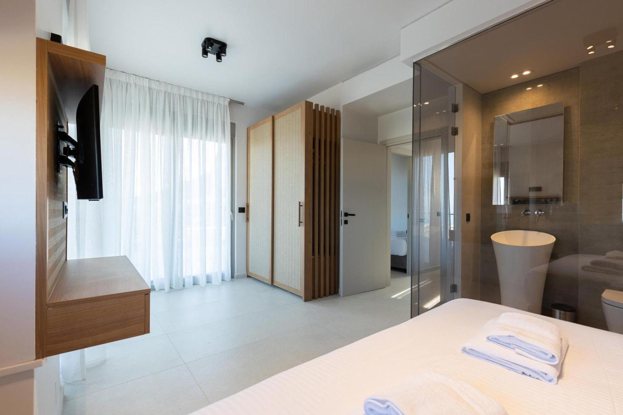 Luxury Villa U Kokkini Hani Exterior photo